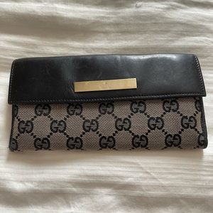 100% Authentic Black Gucci Wallet